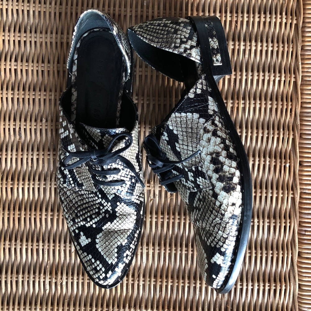 Freda Salvador Wit D’Orsay Oxford (snake skin)